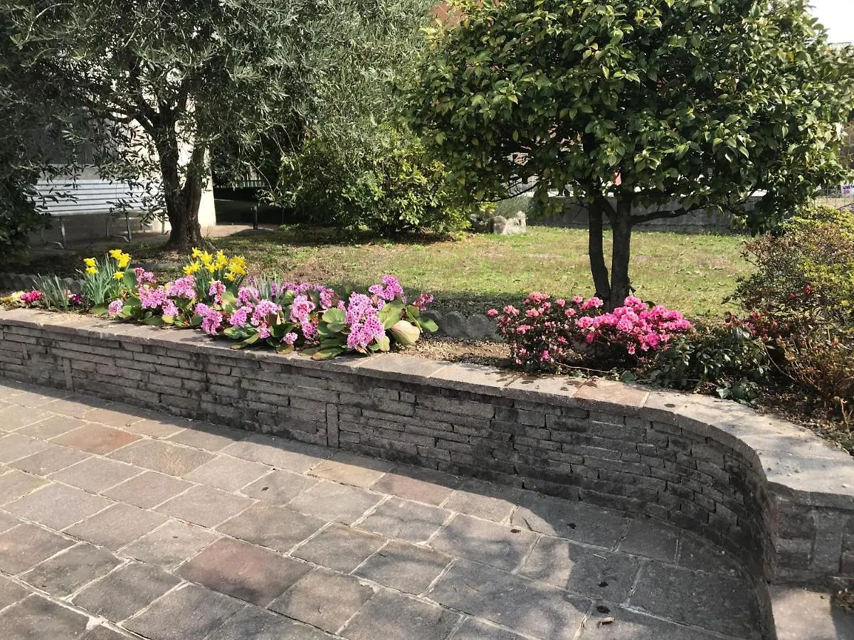 Дом отдыха Вилла Villino Carla Lipomo